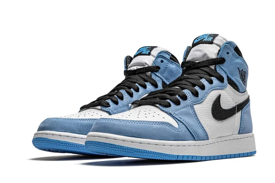 Jordan 1 Retro High OG University Blue - De Lado - 555088-134 - Sneakers Exclusivas - Elevenflip